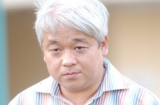 Năm nay 49 tuổi, ông Kiên nguyên là Phó chủ tịch Hội đồng Quản trị Ngân hàng Thương mại Cổ phần Á Châu (ACB), thành viên Hội đồng Sáng lập của ngân hàng.