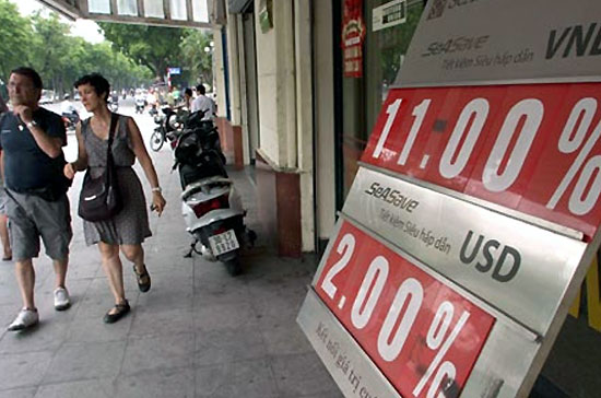 Bản kết luận của IMF mới chỉ cập nhật đợt cắt giảm lãi suất ba lần liên tiếp từ tháng 3 - 5/2012. Còn ngay sau đó Ngân hàng Nhà nước đã có hai lần cắt giảm chỉ trong khoảng 20 ngày, từ 11/6 - 1/7/2012.