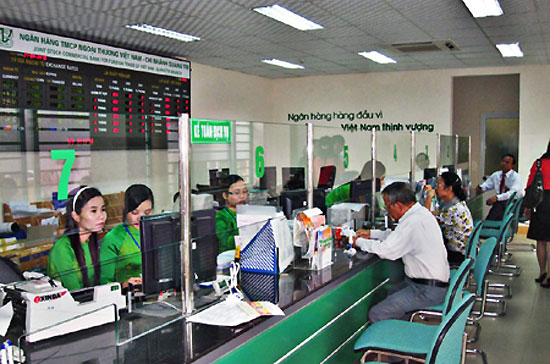 Lần đầu tiên sau một thời gian dài các ngân hàng nhỏ mới có thể cạnh tranh huy động trực tiếp với Vietcombank qua công cụ lãi suất (theo đúng mức quy định).