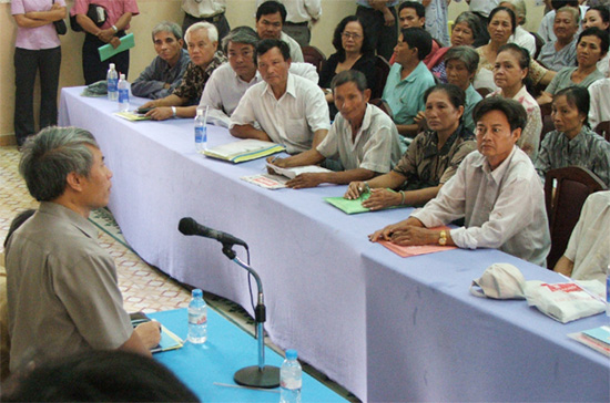 Từ giữa tháng 2/2012, tình hình khiếu nại, tố cáo của công dân có phần gia tăng về số lượt người, số đoàn đông người và tính chất mức độ gay gắt hơn.