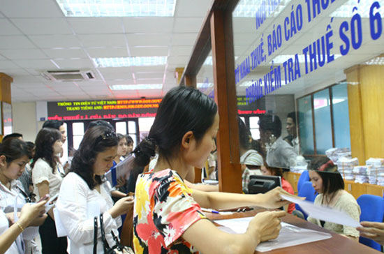 Theo Bộ Tài chính, tính đến giữa tháng 3, tổng số doanh nghiệp nợ thuế hải quan quá hạn là 8.465 doanh nghiệp (tăng 6,04% so với thời điểm 31/12/2011).