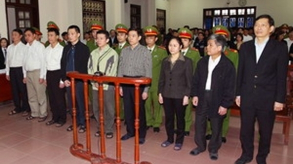 9 bị cáo vụ Vinashin lĩnh tổng cộng 124 năm tù