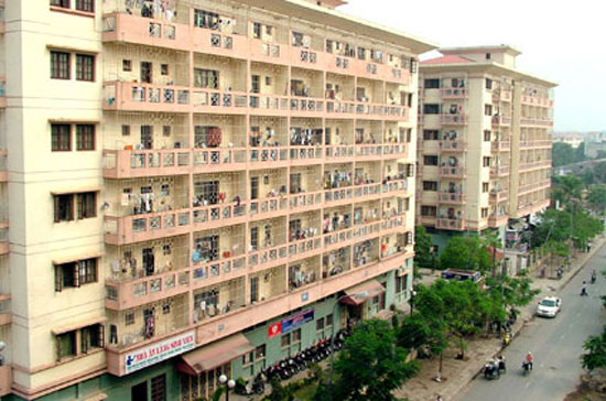 Một góc làng sinh viên Hacinco. Việc "chậm" cổ phần hóa tại nhiều doanh nghiệp nhà nước đang tạo ra những rủi ro cho nền kinh tế.