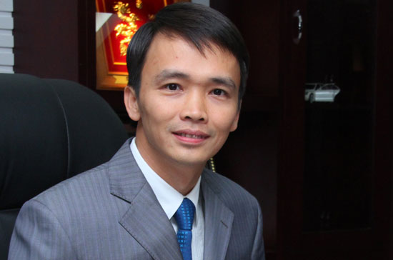 LS. Trịnh Văn Quyết: "Ủy ban Chứng khoán đang gặp rất nhiều khó khăn trong việc tìm kiếm sự phối hợp của các cơ quan khác - như Ngân hàng Nhà nước, các bộ, ngành liên quan - trong việc áp dụng các chính sách và giải pháp vĩ mô nhằm hỗ trợ thị trường".