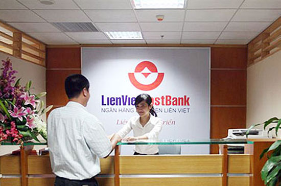 "Đồng tiền đi trước" và bằng tiền mặt được giải thích là để chia sẻ với cổ đông trong thời kỳ khó khăn.