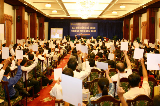Bản kiến nghị của Công đoàn Sacombank muốn ban ngành chức năng làm rõ mục đích đầu tư của nhóm đại diện 51% vốn cổ phần tại ngân hàng này.