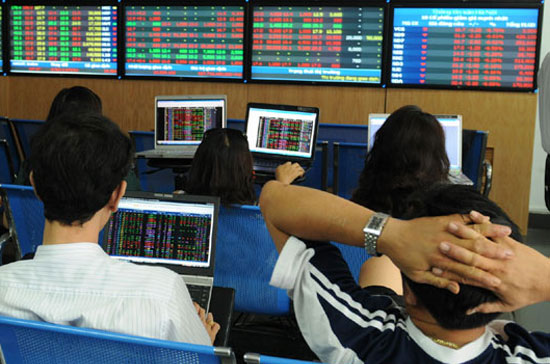 Tăng cường quản lý và giám sát tài khoản giao dịch là yêu cầu đưa ra trong Chỉ thị nhằm bảo vệ quyền lợi nhà đầu tư.