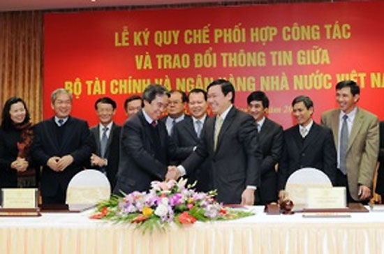 Ngày 29/2 vừa qua, Thống đốc Ngân hàng Nhà nước và Bộ trưởng Bộ Tài chính đã ký “Quy chế về phối hợp công tác và trao đổi thông tin” giữa hai cơ quan.