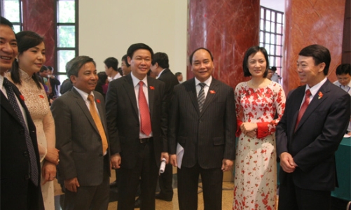 Chính phủ kiên trì quan điểm miễn thuế 