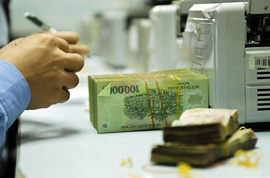 Thanh khoản hệ thống ngân hàng mặc dù đã bớt căng thẳng nhưng vẫn chưa thực sự bền vững.