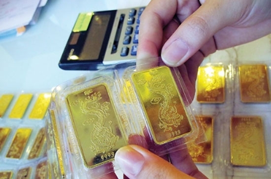 Một bộ phận người dân vẫn có thói quen dùng vàng làm phương tiện thanh toán, đặc biệt là trong giao dịch nhà đất.