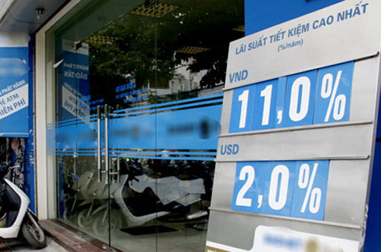 Trần lãi suất huy động VND sẽ có một bước giảm mạnh tới 2%/năm.