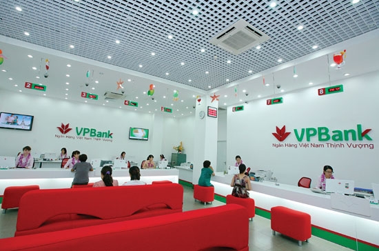 Trong hai ngày đầu tiên (15 - 17/7/2012), VPBank đã thực hiện giảm lãi suất về mức tối đa 15%/năm cho gần 400 khoản vay cũ.