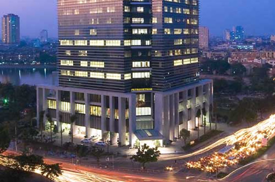 Trụ sở Petro Vietnam tại Hà Nội. Dư nợ tại ngân hàng của tập đoàn tại thời điểm tháng 9/2011 là 72.300 tỷ đồng.