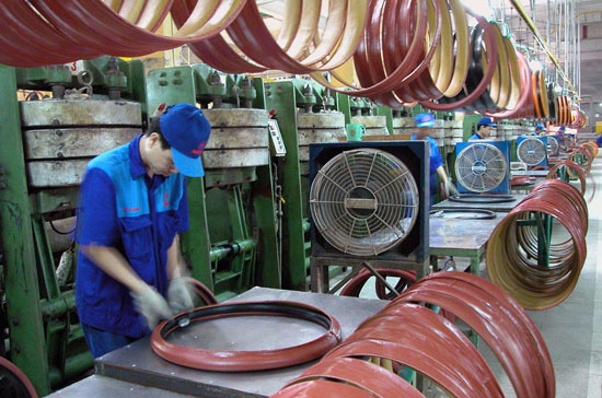 Tín dụng tăng hơn 33% năm 2010, đến 2011 là 14% và những tháng đầu năm nay lại tăng trưởng âm 0,83% thì có thể thấy doanh nghiệp khó khăn thế nào khi một lượng vốn rất lớn không được đưa ra thị trường.