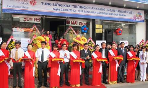 Viet Capital Bank được tăng trưởng tín dụng 17%