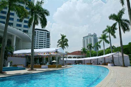  Khi mà cả hai phía trong thương vụ đều đang im lặng, giá trị của thương vụ là đề tài của nhiều đồn đoán.