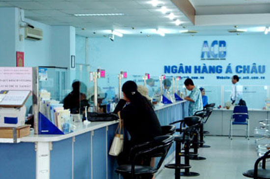 Lần đầu tiên lãi suất huy động chứng chỉ vàng của ACB không còn phân biệt giữa các loại vàng khác nhau.