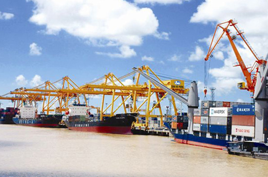 Dự kiến rót vốn “khủng” của Bộ Giao thông Vận tải cho Vinalines đã vấp phải sự hoài nghi của nhiều chuyên gia ngành.