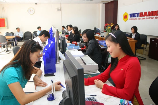 Năm 2011, lợi nhuận sau khi trích lập dự phòng của VietBank đạt 395 tỷ đồng.