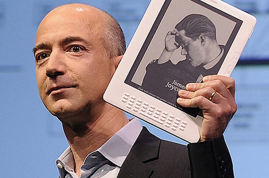 Với tổng giá trị tài sản khoảng 19 tỉ USD, Jeff Bezos, Tổng giám đốc Tập đoàn Amazon (Mỹ), là 1 trong 30 người giàu có nhất thế giới.