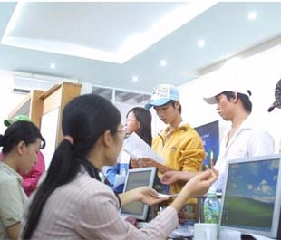 Theo báo cáo của Ngân hàng Chính sách xã hội, dư nợ thực hiện cho học sinh, sinh viên vay vốn đến hết 30/6/2008 đạt trên 5.200 tỷ đồng.