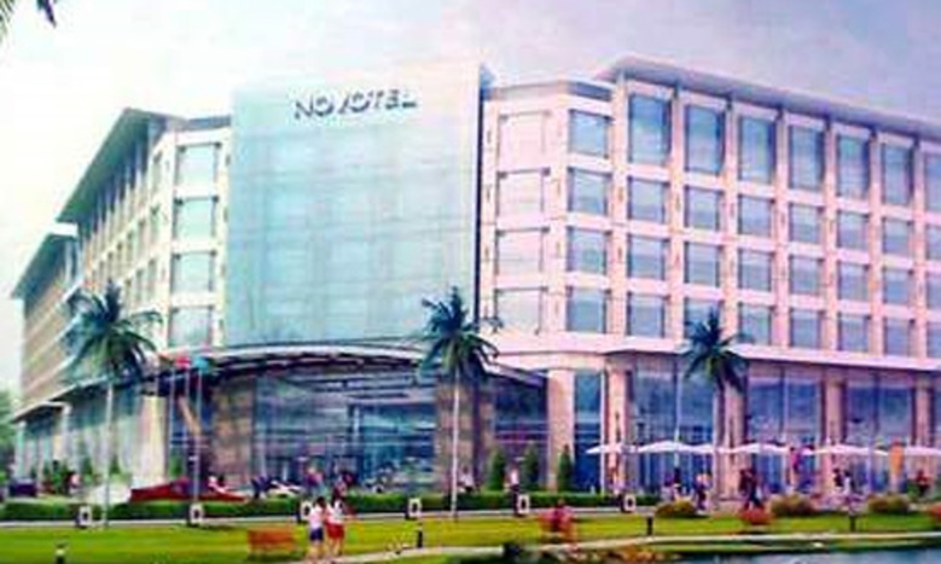 Mô hình Novotel Hanoi on the Park tại 295 Lê Duẩn, Hà Nội. Dự án này đã phải dừng lại từ tháng 4/2009.