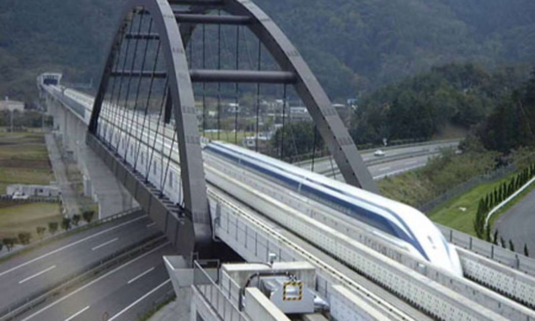 Ai đã đi tàu Shinkansen ở Nhật hoặc TGV ở Pháp chắc cũng mơ một ngày nào đó Việt Nam ta cũng có đường tàu hiện đại này. Nhưng không phải giấc mơ nào cũng được nhiều người chia sẻ.