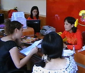 Giao dịch tại Techcombank.