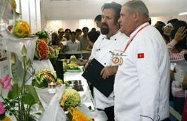 Một gian hàng tại Food & Hotel Vietnam 2009.