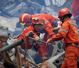 Trận động đất nghiêm trọng ở Tứ Xuyên và một số địa phương vừa qua đã giáng một đòn mạnh vào kinh tế Trung Quốc.