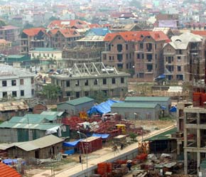 Luật Kinh doanh bất động sản đã có hiệu lực từ 1/1 nhưng đến nay chưa có hướng dẫn - Ảnh: Việt Tuấn.
