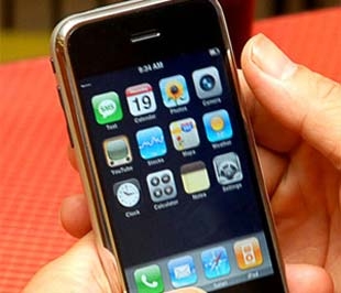 Để đăng ký thuê bao điện thoại di động trả trước, người sử dụng cần chuẩn bị chứng minh thư hoặc hộ chiếu.