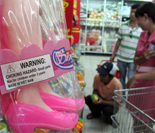 Các doanh nghiệp trong nước đã ghi nhãn mác rõ ràng để đối phó với nạn khai gian nguồn gốc hàng Trung Quốc - Ảnh: Thanh Đạm.