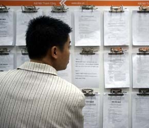 Broker trên trung tâm chứng khoán chính thức được đào tạo kỹ càng và có chứng chỉ hành nghề do Ủy ban Chứng khoán Nhà nước cấp, nhưng để trở thành broker trên thị trường OTC thì khá dễ dàng - Ảnh: Việt Tuấn.