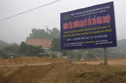 Năm 2009, Nuiphaovica đang ở giai đoạn xây dựng cơ sở hạ tầng, đạt khoảng trên 70% khối lượng công việc. Đây là dự án đầu tư nước ngoài lớn nhất vào lĩnh vực khai thác khoáng sản tại Việt Nam và hứa hẹn Việt Nam sẽ trở thành thị trường cung cấp volfram và fluorit hàng đầu trên thế giới.