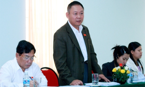 Góp ý văn kiện Đại hội XI: Cần khẳng định “phát triển bền vững”