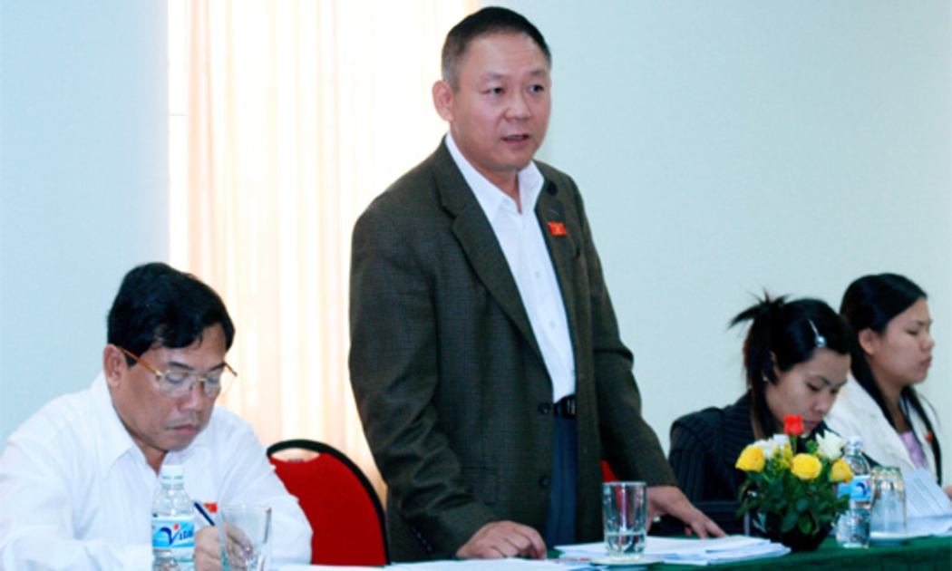 TS. Trần Văn góp ý kiến về dự thảo văn kiện Đại hội XI của Đảng.