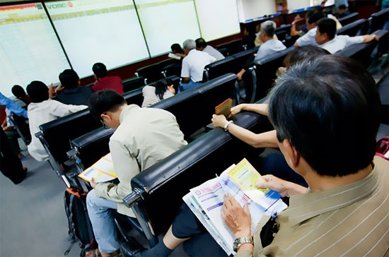 Sàn Hà Nội hiện đã có gần 400 công ty niêm yết
