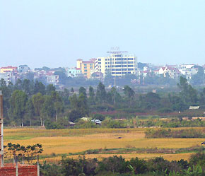 Chuyện cấp song hành sổ đỏ và giấy hồng cũng đã gây nhiều bức xúc cho người dân và doanh nghiệp - Ảnh: Việt Tuấn.