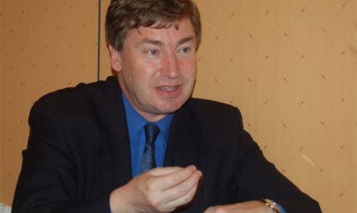 Tổng giám đốc CBRE Việt Nam: “Thận trọng trong năm 2011”