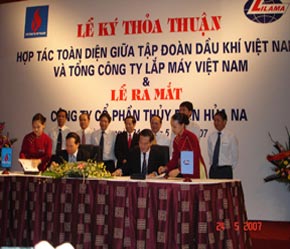 Lãnh đạo hai bên ký thỏa thuận hợp tác toàn diện