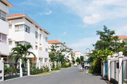 Nhiều ngôi biệt thự có giá trị thực hàng tỷ đồng nhưng trên hợp đồng chuyển nhượng có khi chỉ vỏn vẹn tiền trăm triệu - Ảnh minh họa.