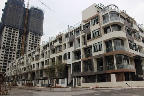 Đến nay, Mon Street cơ bản đã hoàn thiện phần xây thô và được bàn giao cho khách hàng.