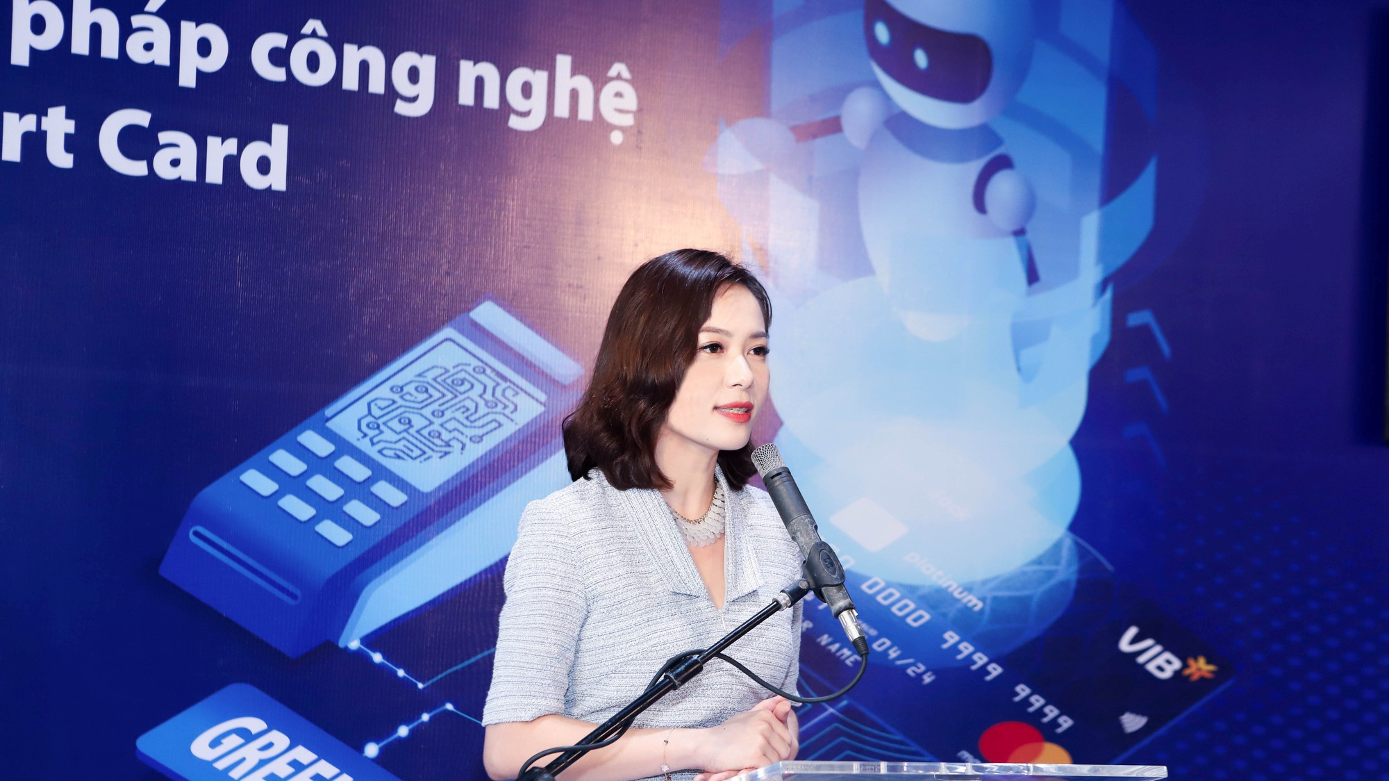 Công nghệ này được VIB áp dụng đã rút ngắn thời gian chờ một cách kỷ lục cho các chủ thẻ giúp họ chi tiêu và tận hưởng ưu đãi thẻ ngay mà không cần chờ đợi nhận thẻ từ 3-7 ngày làm việc như thông thường trên thị trường. 