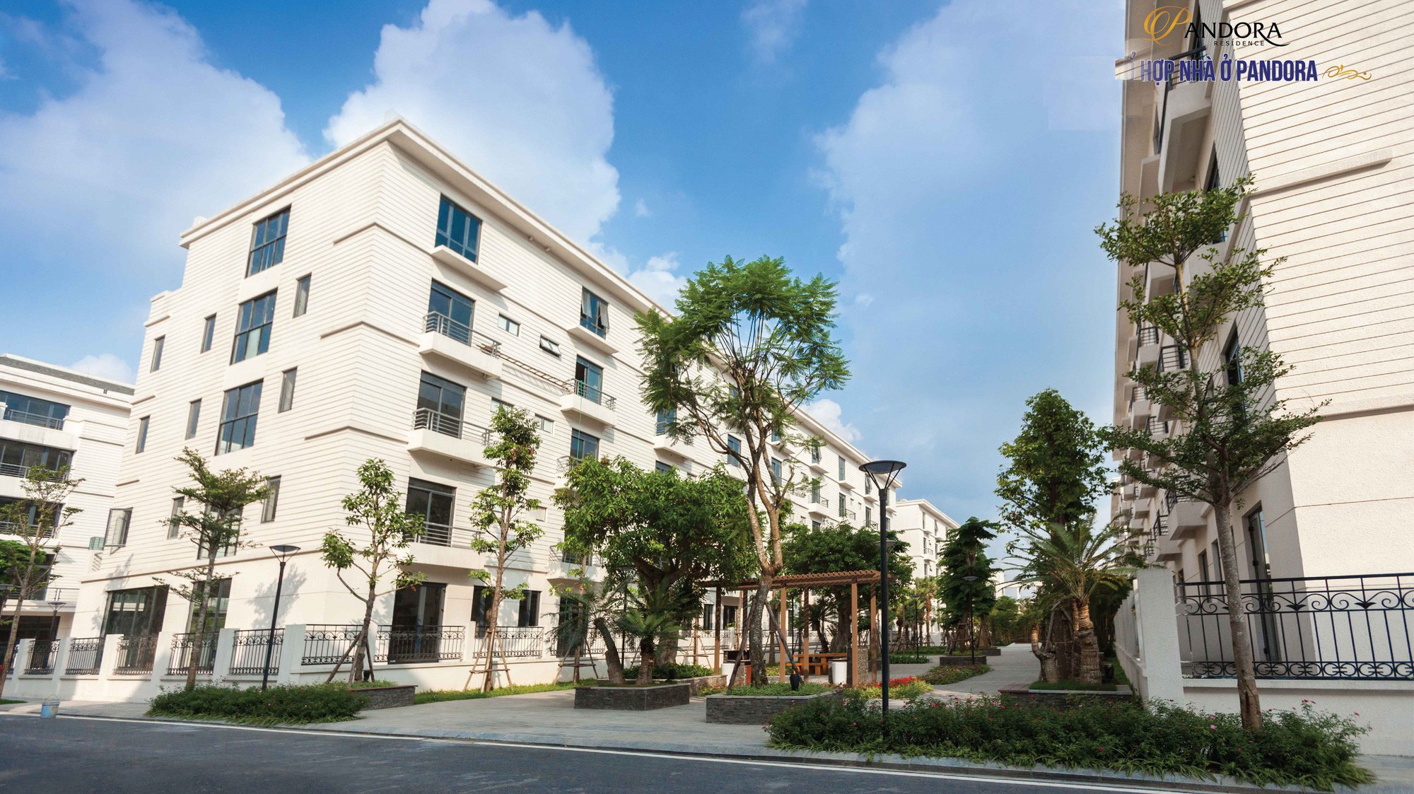 Pandora 53 Triều Khúc của chủ đầu tư Công ty TNHH Liên doanh Ôtô Hòa Bình (VMC) là một dự án hạng sang đang thu hút khách hàng ở khu vực này.