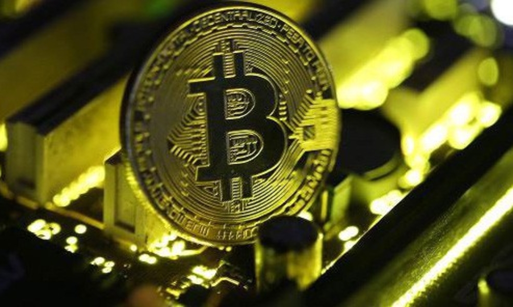 Giá Bitcoin tăng quá nhanh khiến các nhà phân tích và đầu tư có quan điểm giá lên (bullish) gặp khó trong việc cập nhật dự báo của họ - Ảnh: Reuters/CNBC.