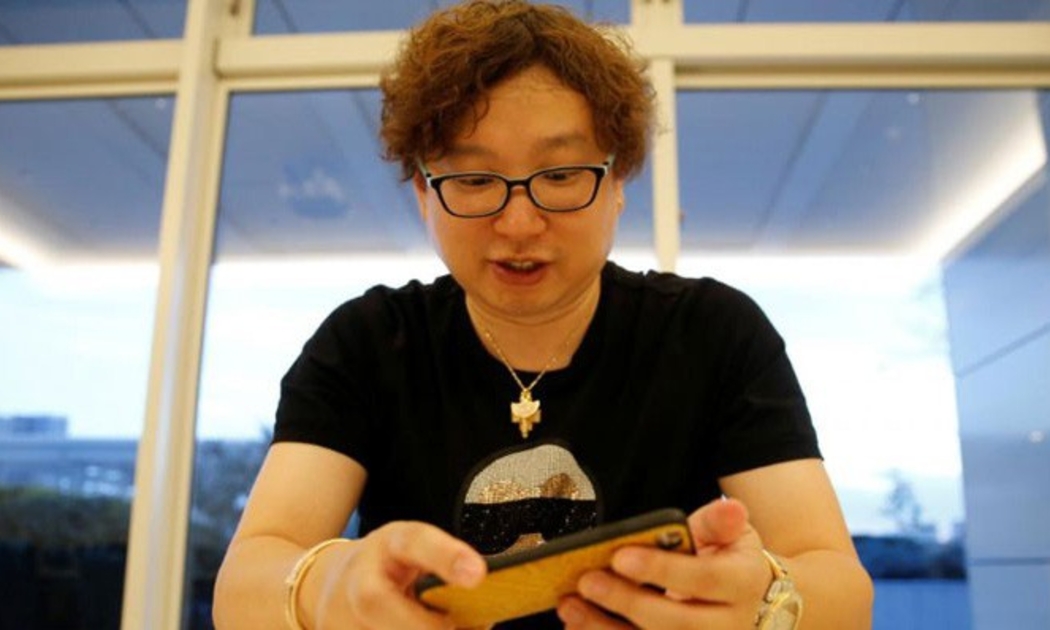 Yoshinori Kobayashi, 39 tuổi, từng là một nhà giao dịch cổ phiếu và đã chuyển sang giao dịch Bitcoin từ hai năm rưỡi trước - Ảnh: Reuters.