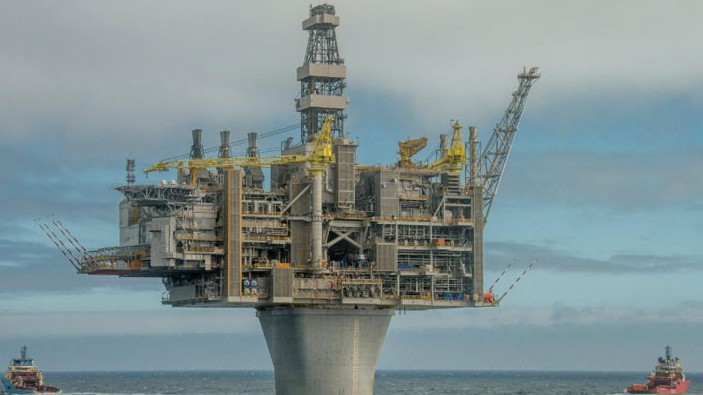 Một giàn khoan dầu của Exxon Mobil ngoài khơi Canada, tháng 6/2017 - Ảnh: Reuters.