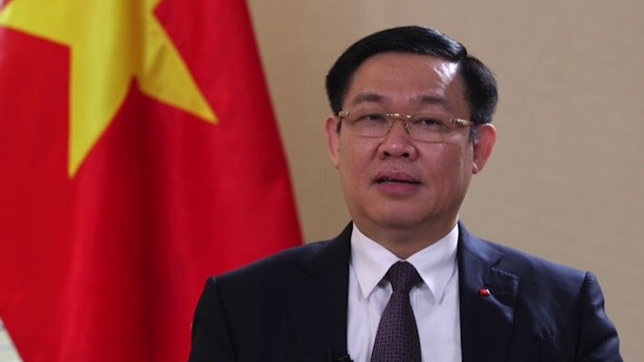 Phó thủ tướng Vương Đình Huệ trả lời phỏng vấn Bloomberg - Ảnh: Bloomberg.